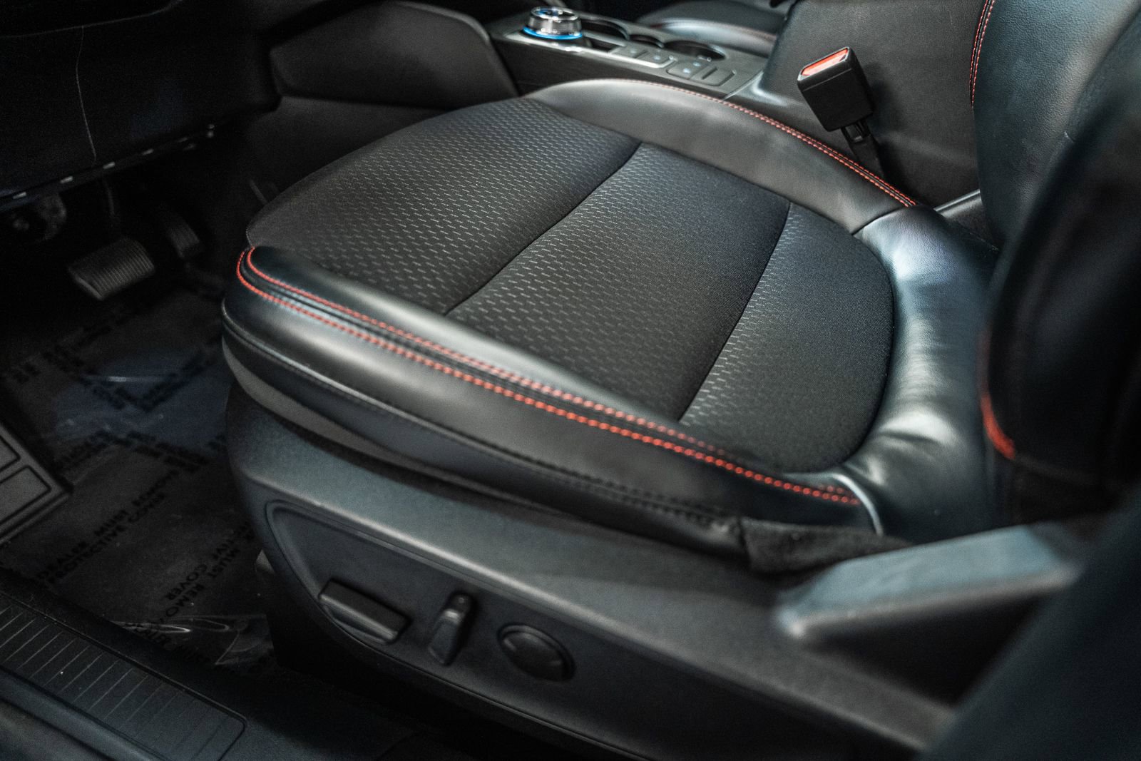 Certified 2025 Ford Escape ST-Line image 40