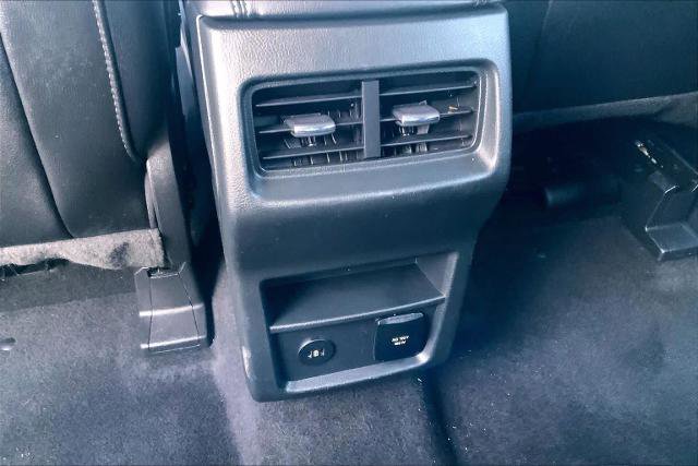 Certified 2024 Ford Edge Titanium image 36