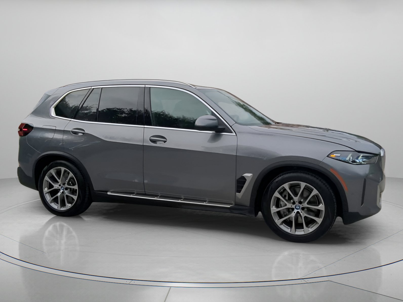 Used 2025 BMW X5 xDrive50e AWD/4WD image 34