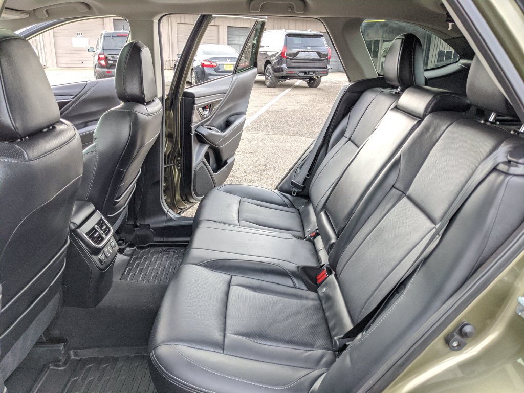 Used 2025 Subaru Outback Limited AWD/4WD image 16