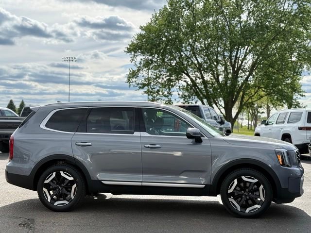Used 2025 Kia Telluride S FWD image 36