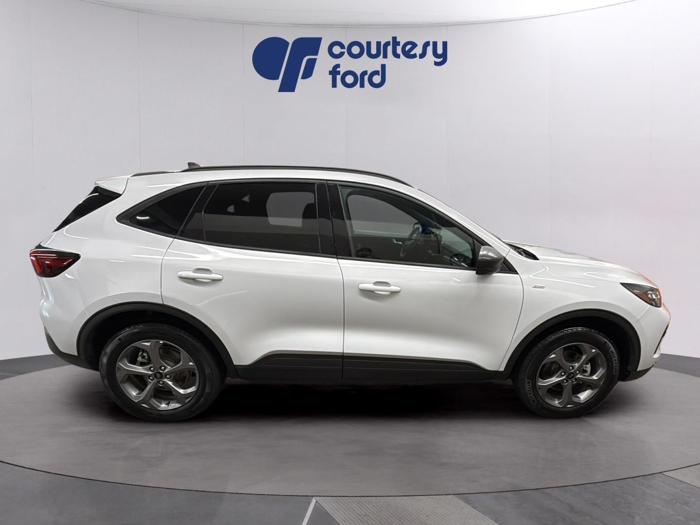 Certified 2025 Ford Escape ST-Line w/ Tech Pack #1 AWD/4WD image 2