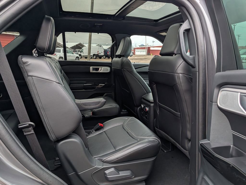 Certified 2024 Ford Explorer ST w/ Equipment Group 401A AWD/4WD image 9