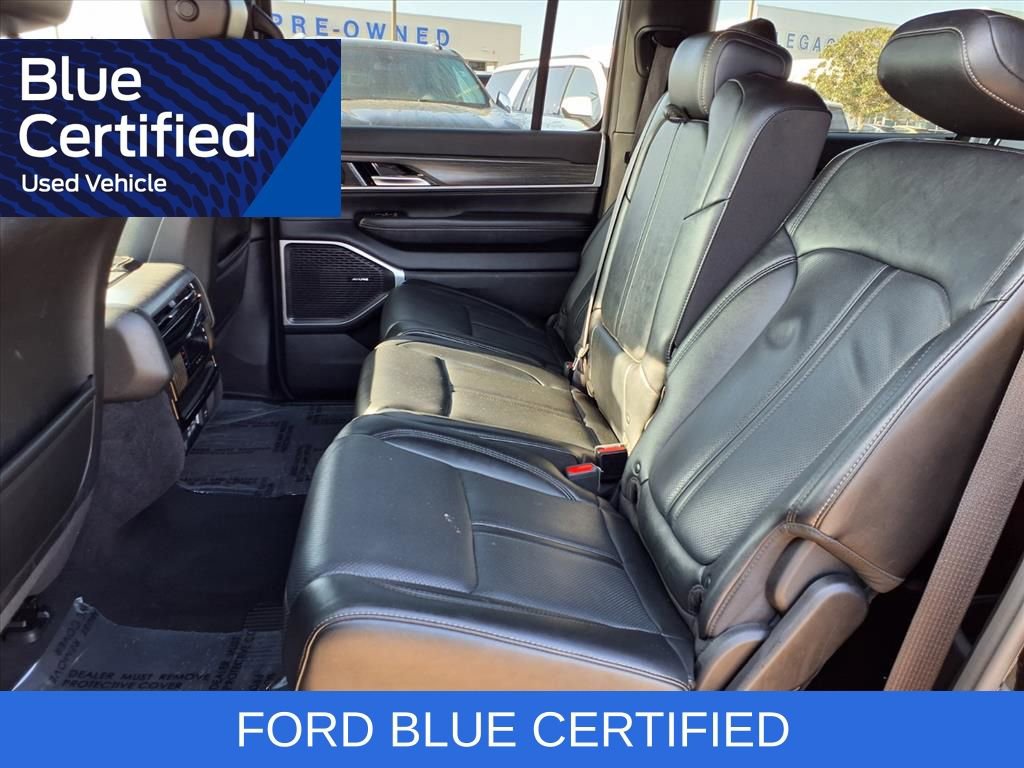 Used 2024 Jeep Wagoneer L Series II w/ Flexible Seating Group AWD/4WD image 27