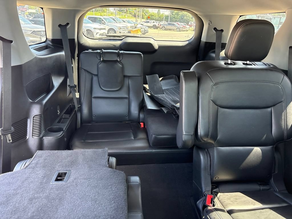 Certified 2023 Ford Explorer XLT w/ Equipment Group 202A AWD/4WD image 9