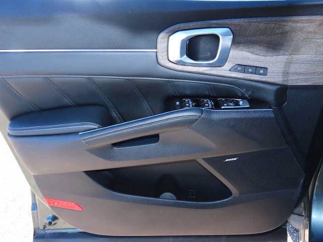 Used 2022 Kia Sorento SX Prestige image 16