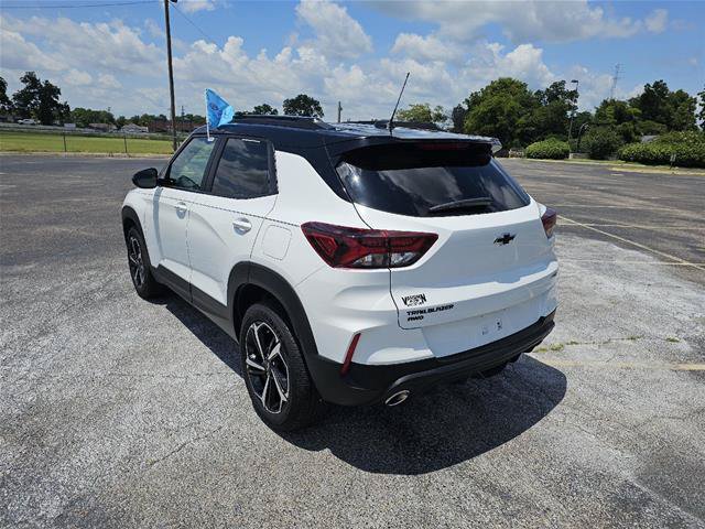 Used 2023 Chevrolet TrailBlazer RS w/ Convenience Package AWD/4WD image 8