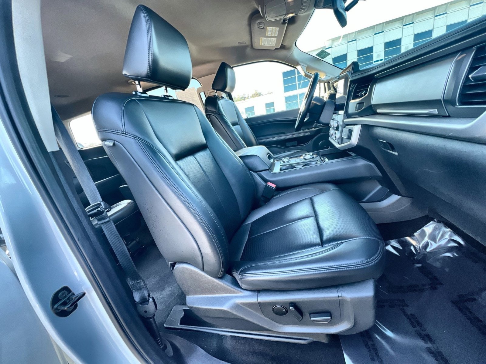 Certified 2023 Ford Expedition XLT image 28