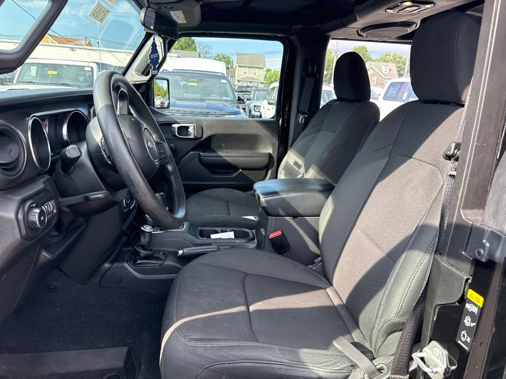 Used 2022 Jeep Wrangler Sport AWD/4WD image 6
