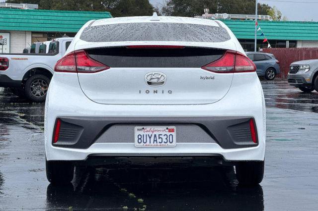 Used 2020 Hyundai Ioniq SE image 4
