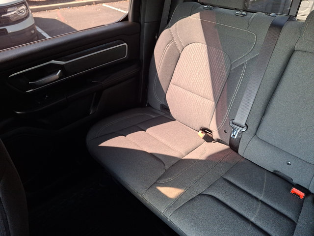 Used 2021 RAM 1500 4x4 Crew Cab image 18