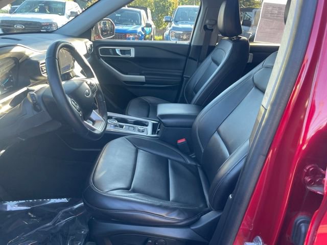 Certified 2022 Ford Explorer XLT w/ Equipment Group 202A image 15