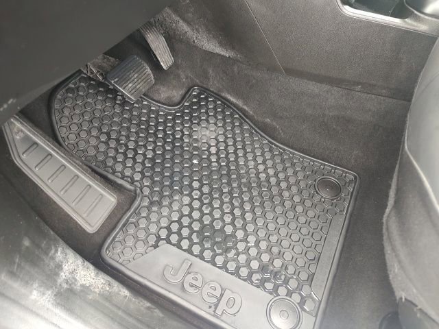 Used 2023 Jeep Renegade Trailhawk w/ Trailhawk Elite Group image 17