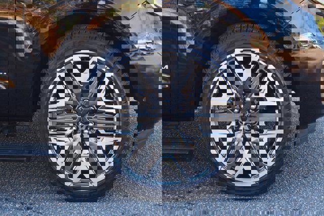 Certified 2025 Ford Expedition Max Platinum w/ Platinum Ultimate Package image 9