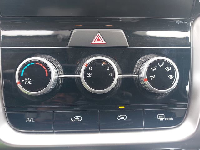 Used 2021 Kia Sorento LX image 24