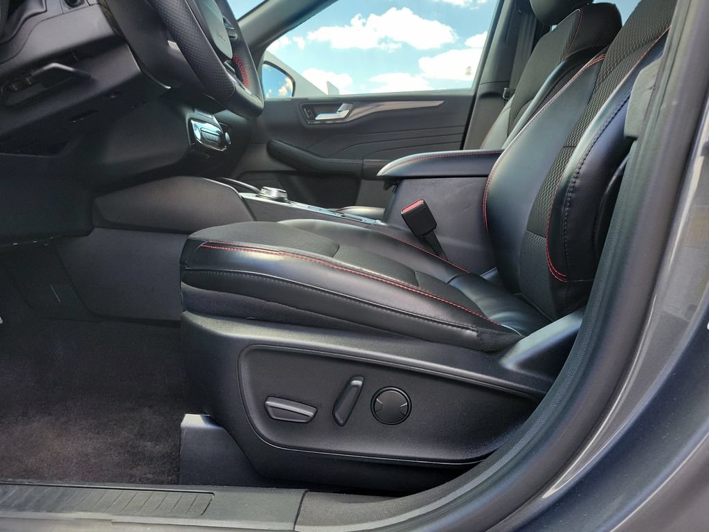 Certified 2023 Ford Escape ST-Line w/ Tech Pack #1 FWD image 19