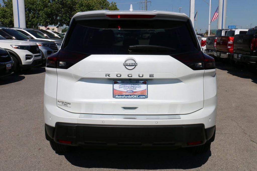 Used 2026 Nissan Rogue SV FWD image 6