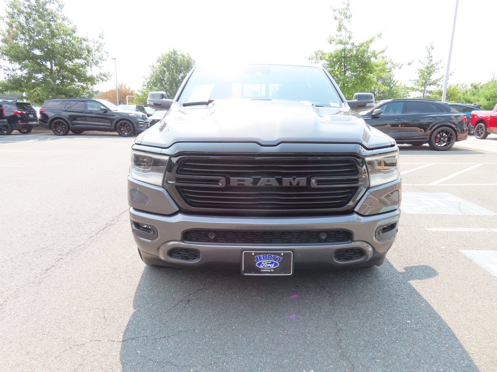 Used 2023 RAM 1500 Laramie AWD/4WD image 2