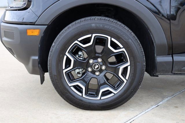 Certified 2025 Ford Bronco Sport Outer Banks image 9