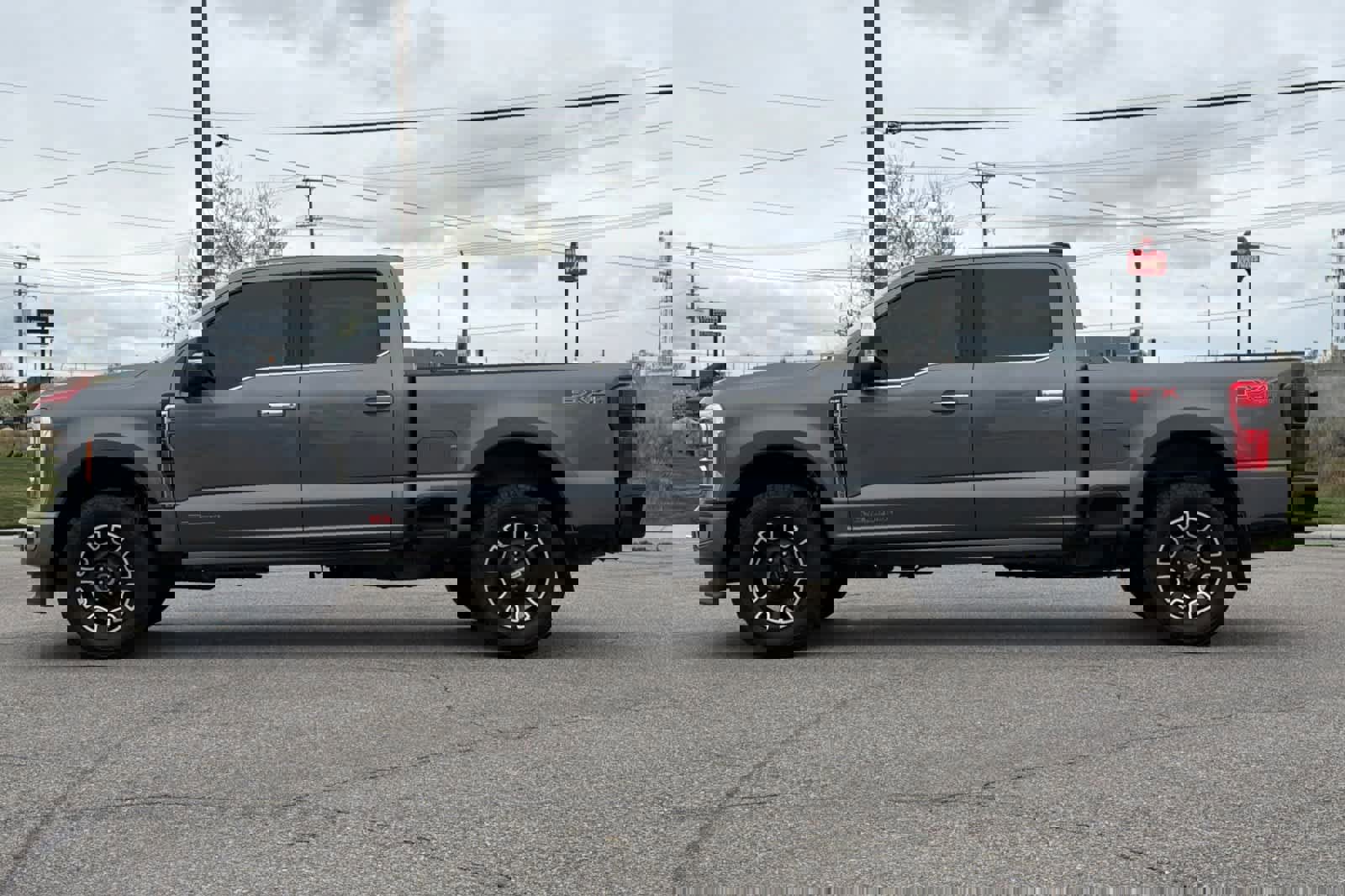 Certified 2023 Ford F350 Platinum w/ FX4 Off-Road Package image 2