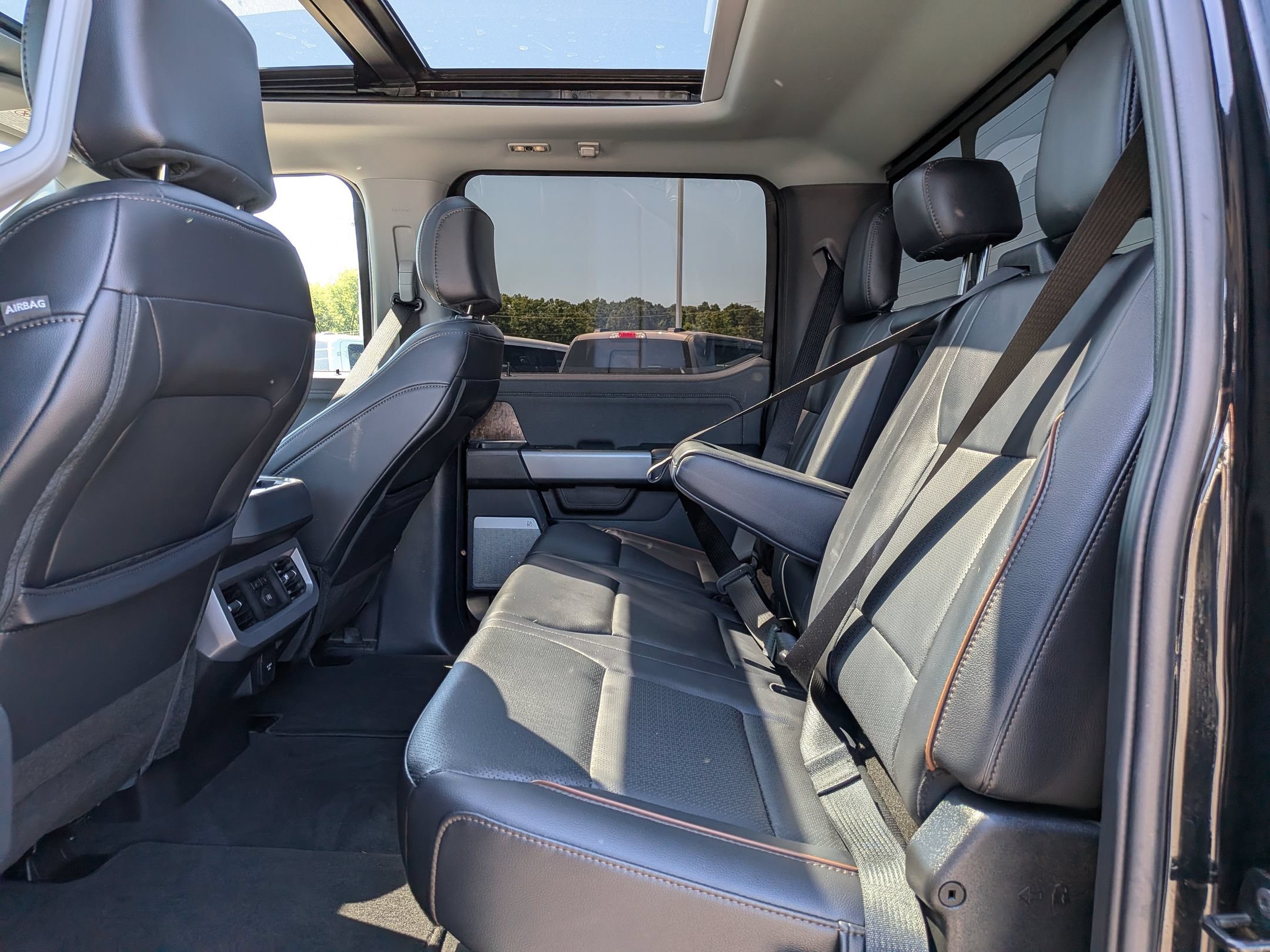 Certified 2025 Ford F250 Lariat w/ Lariat Ultimate Package AWD/4WD image 29