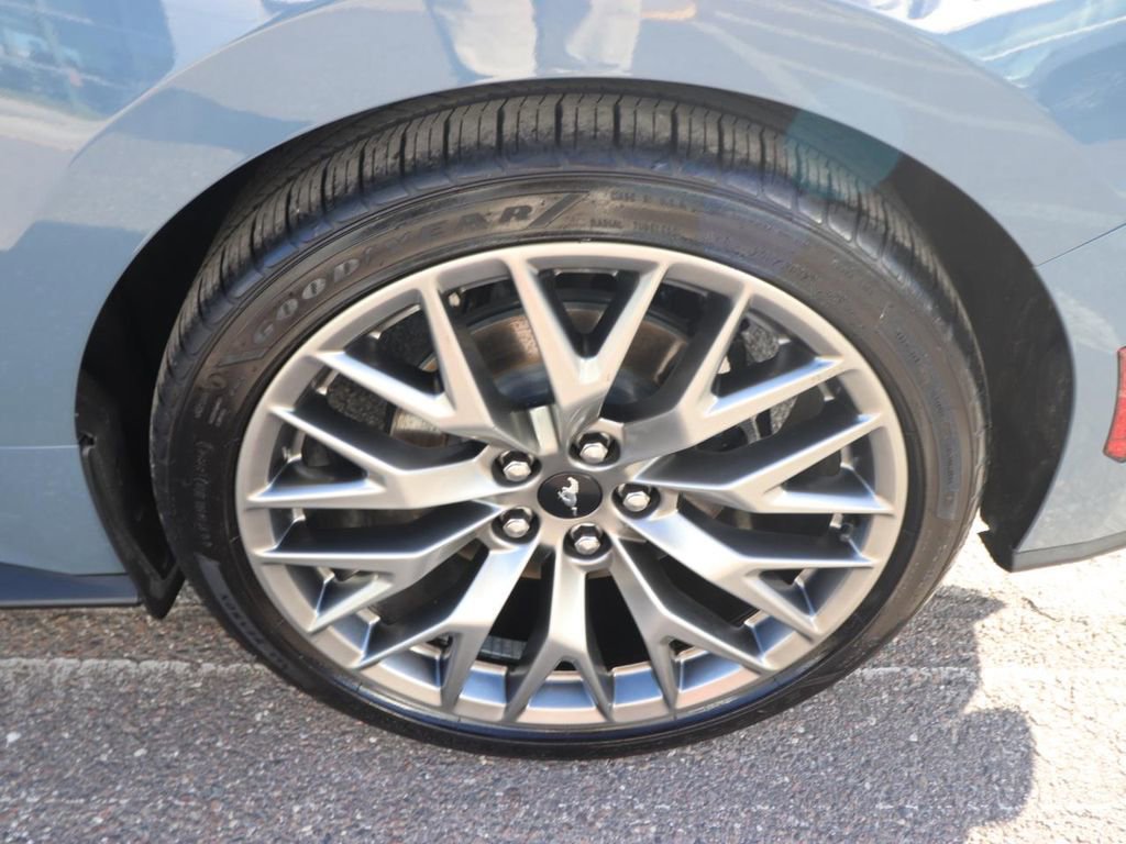 Certified 2025 Ford Mustang Premium image 15