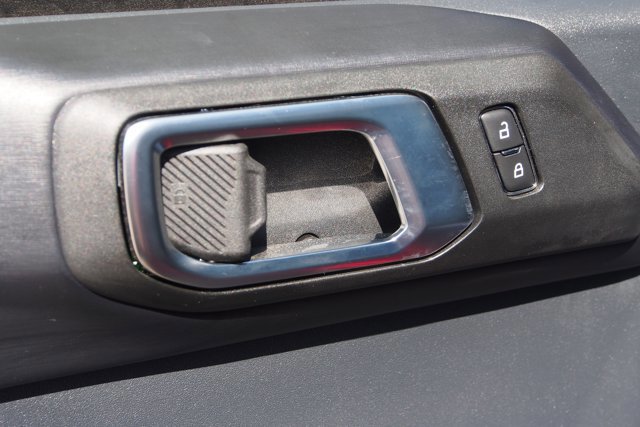 Certified 2025 Ford Bronco Badlands w/ Sasquatch Package image 19