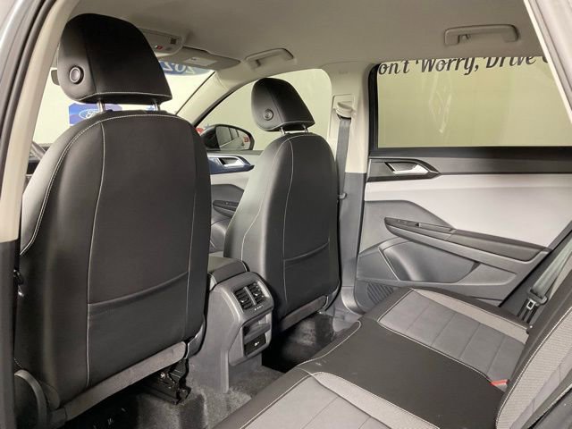 Used 2023 Volkswagen Taos SE image 15