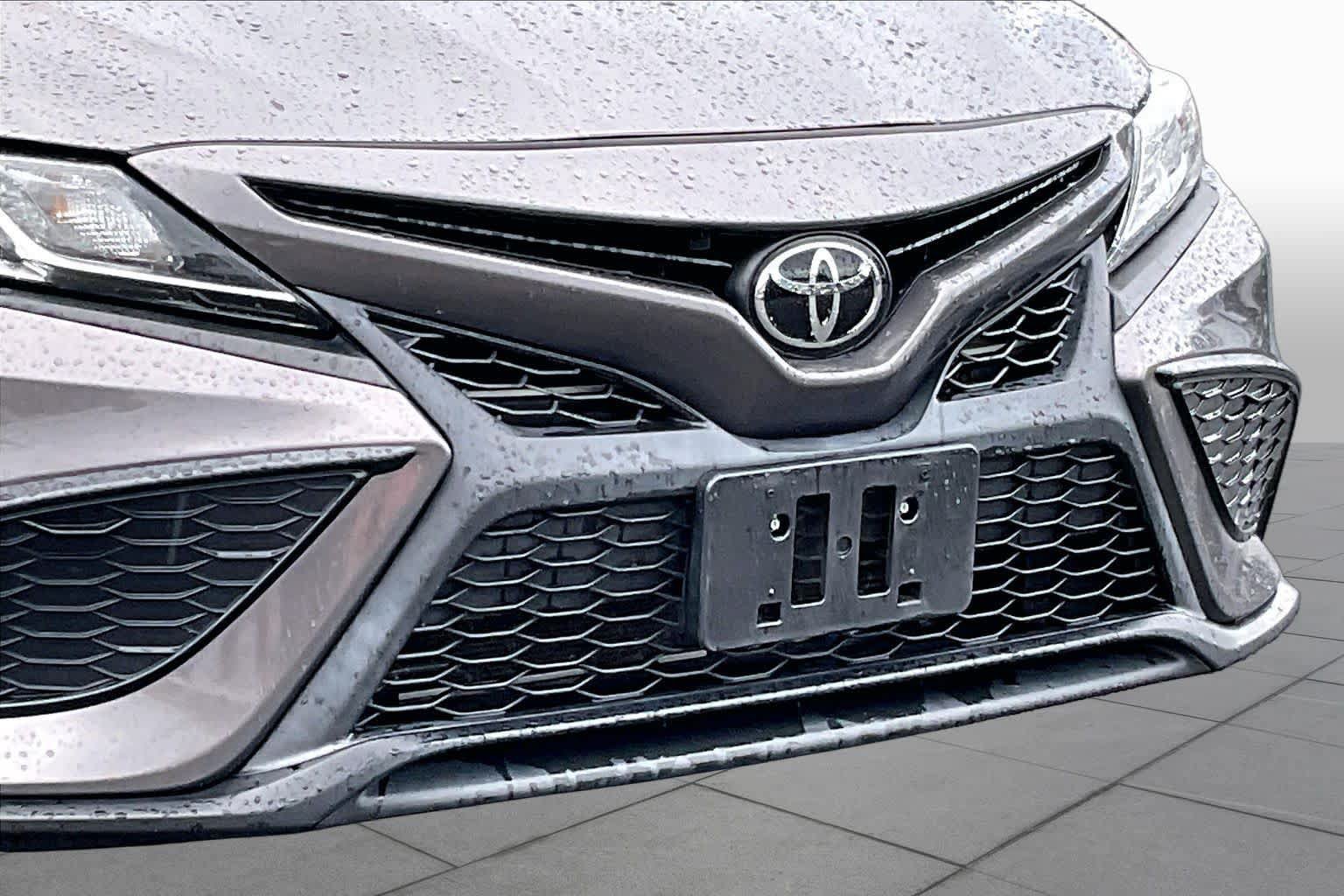 Used 2022 Toyota Camry SE FWD image 26