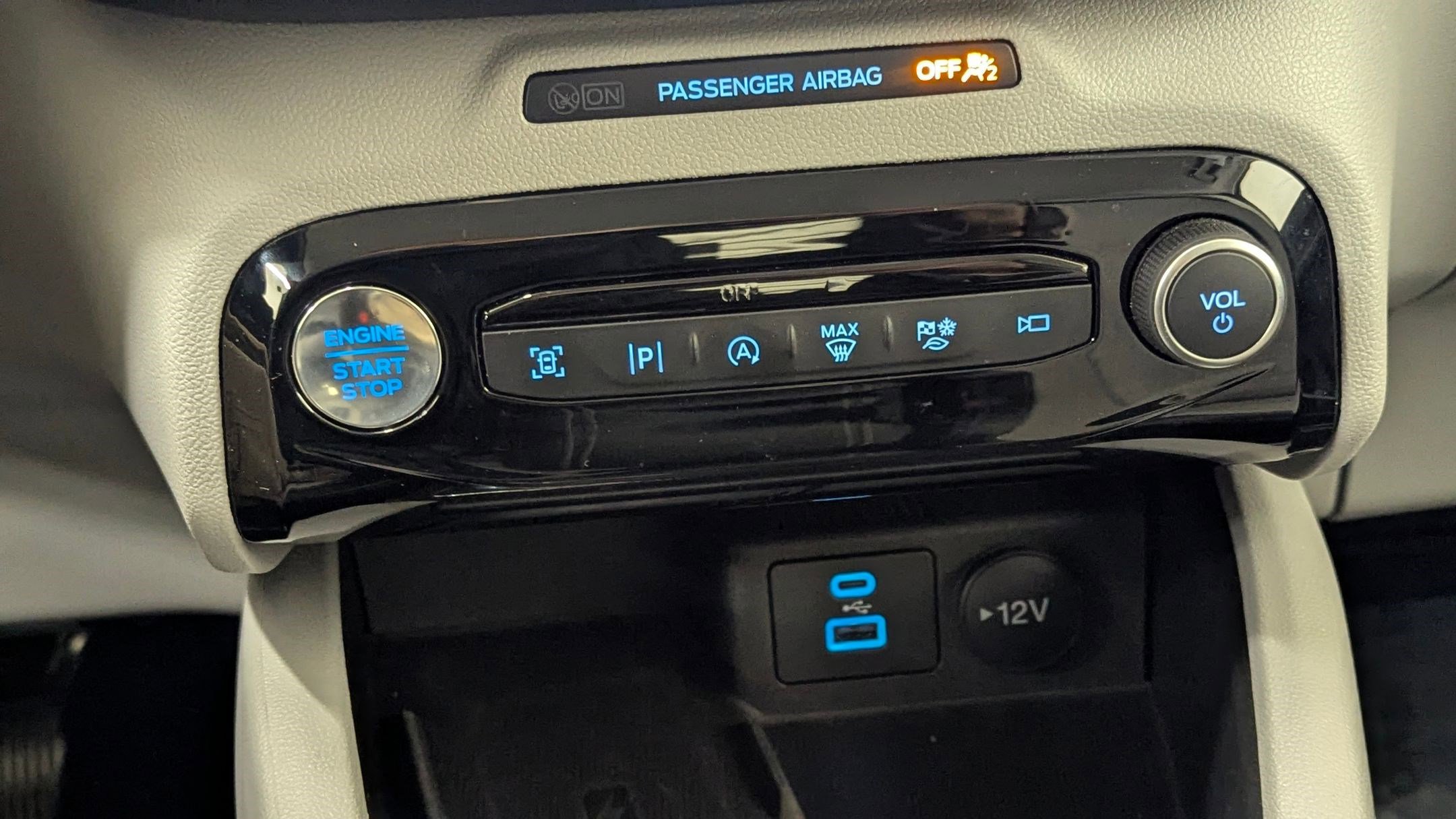 Certified 2023 Ford Escape Platinum w/ Premium Technology Package image 26