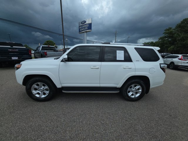 Used 2023 Toyota 4Runner SR5 Premium w/ Moonroof Package RWD image 5