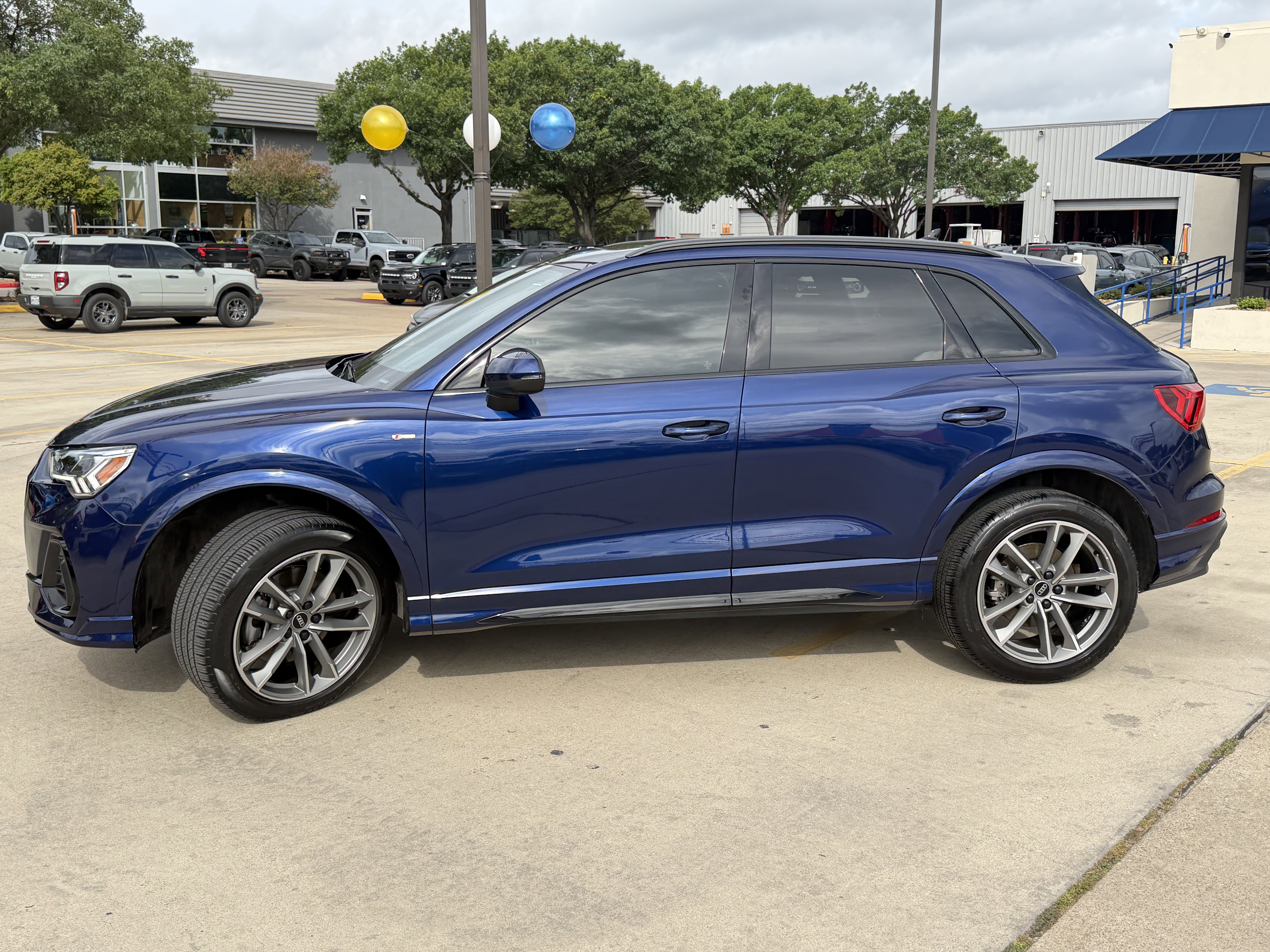 Used 2024 Audi Q3 2.0T Premium Plus w/ Premium Plus Package AWD/4WD image 13