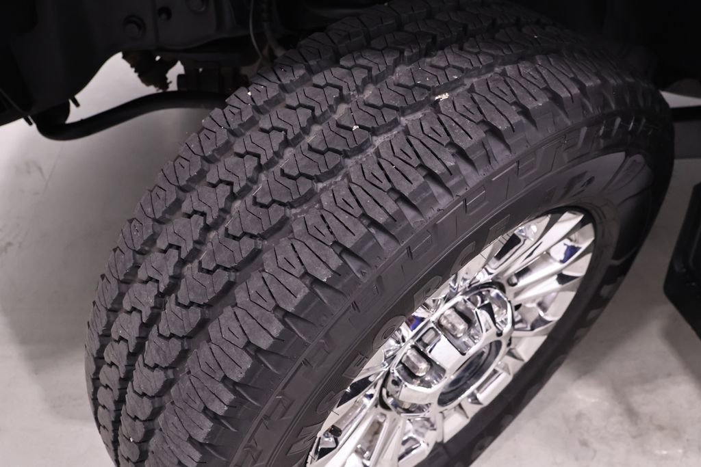 Certified 2019 Ford F250 XLT w/ XLT Premium Package AWD/4WD image 44