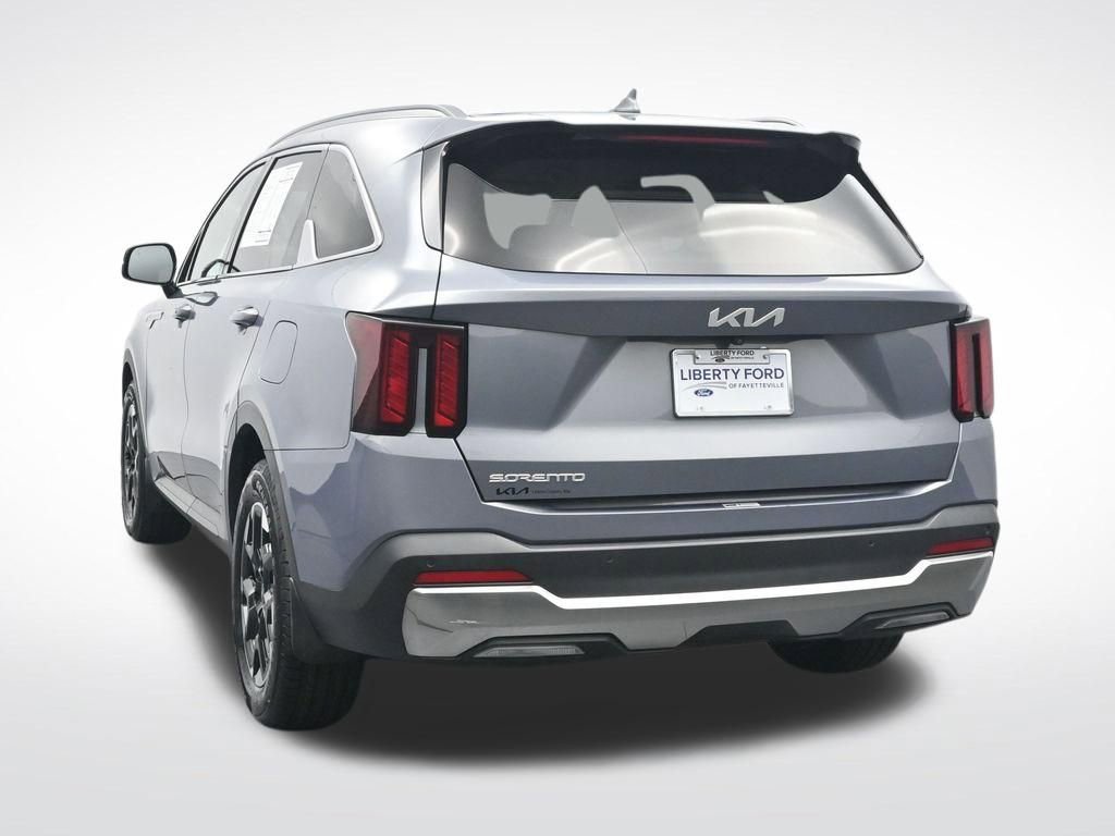 Used 2024 Kia Sorento S FWD image 9
