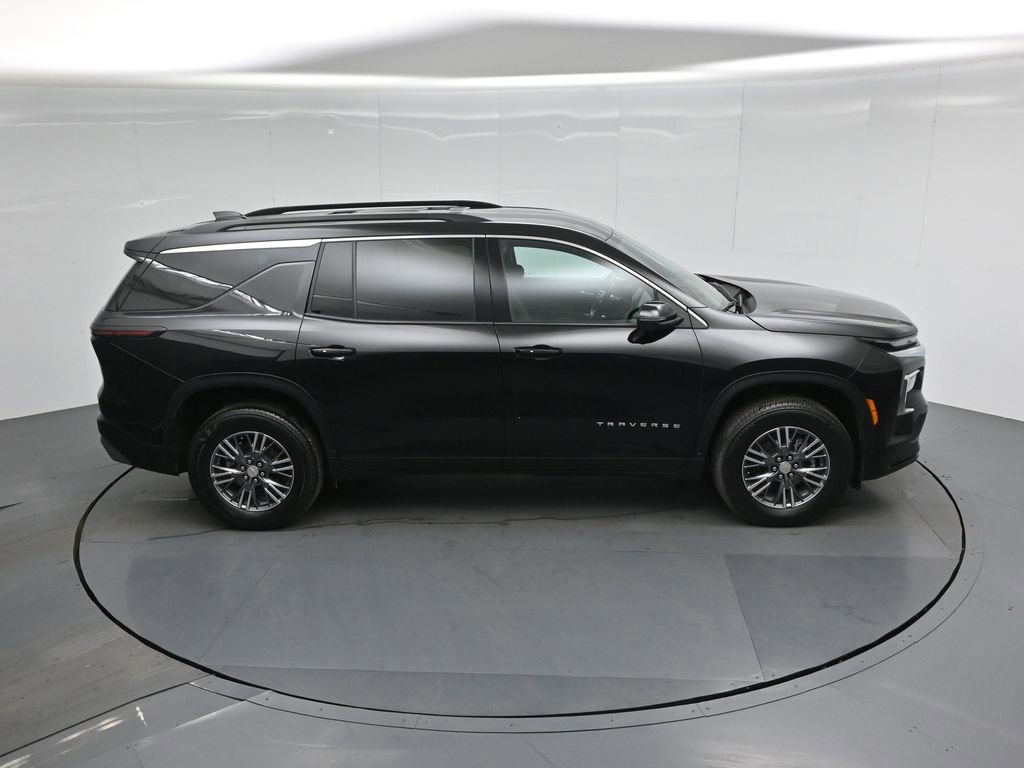 Used 2024 Chevrolet Traverse LT image 9