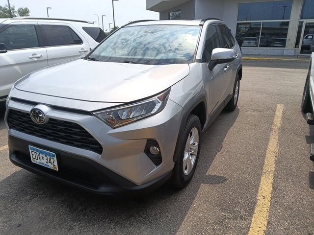 Used 2019 Toyota RAV4 XLE AWD/4WD image 4