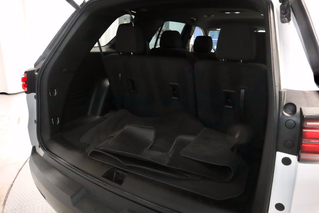 Used 2023 Chevrolet Traverse LT FWD image 15