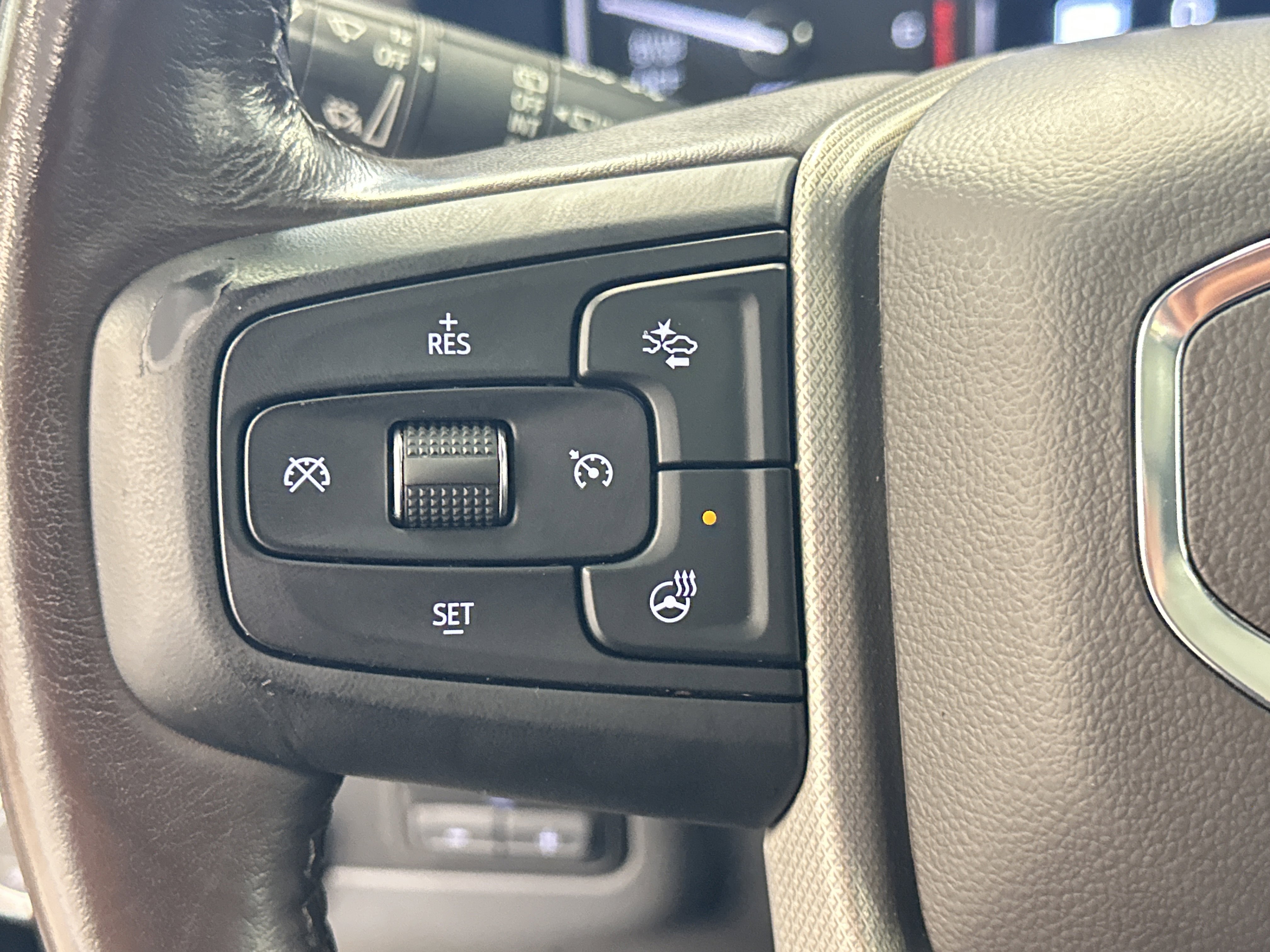 Used 2021 GMC Yukon Denali w/ Denali Premium Package image 38