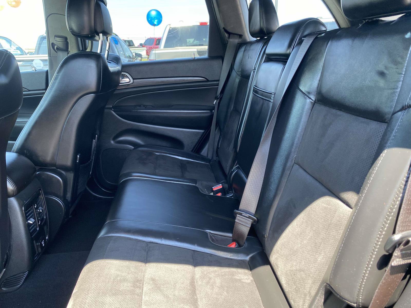 Used 2021 Jeep Grand Cherokee Laredo X RWD image 11