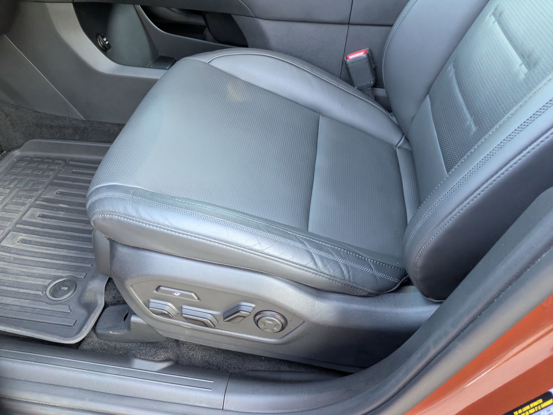 Used 2025 Hyundai Santa Fe Calligraphy image 13