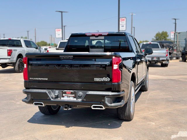 Used 2023 Chevrolet Silverado 1500 High Country w/ Technology Package AWD/4WD image 4