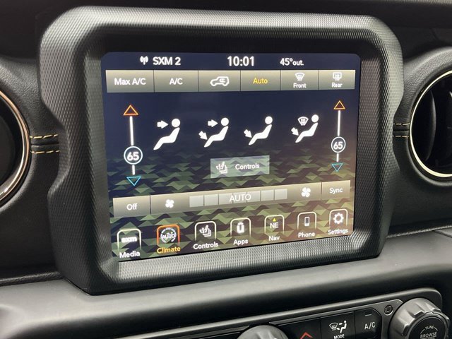 Used 2023 Jeep Wrangler Unlimited Sahara AWD/4WD image 19