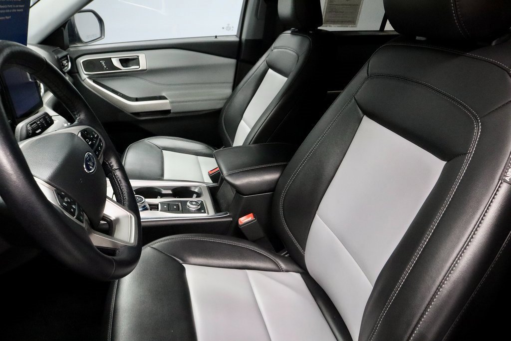 Certified 2023 Ford Explorer XLT w/ Equipment Group 202A image 28