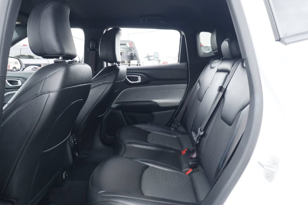Used 2024 Jeep Compass Latitude AWD/4WD image 22
