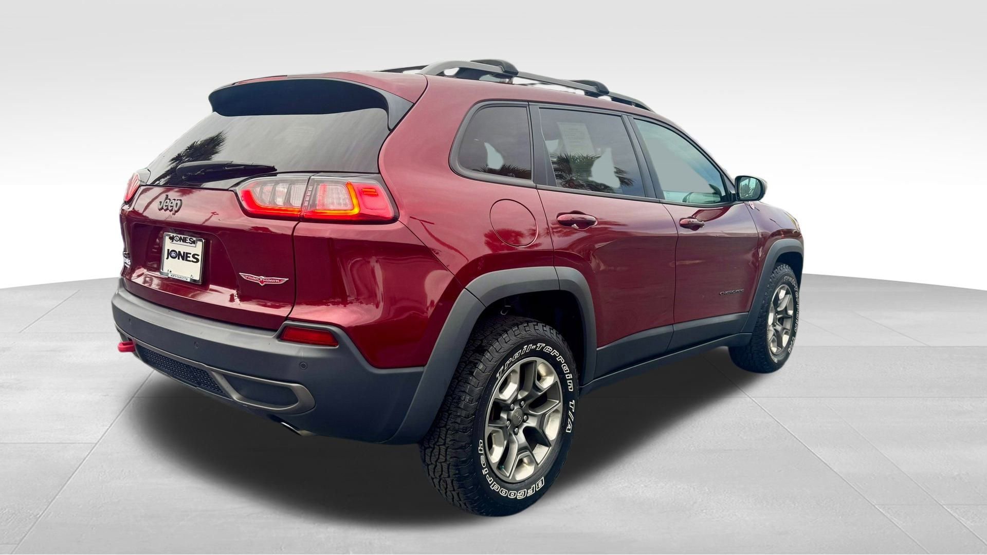 Used 2019 Jeep Cherokee Trailhawk w/ Cold Weather Group image 12