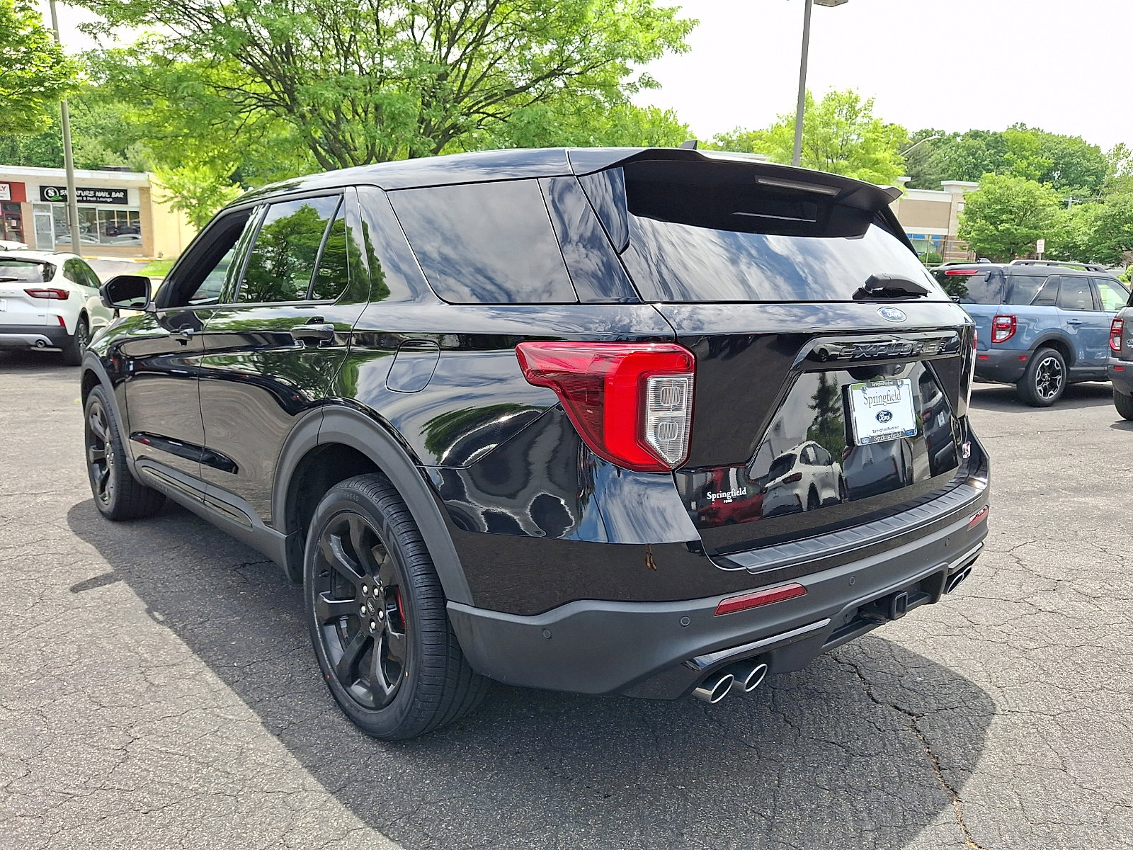 Certified 2022 Ford Explorer ST w/ Equipment Group 401A AWD/4WD image 4