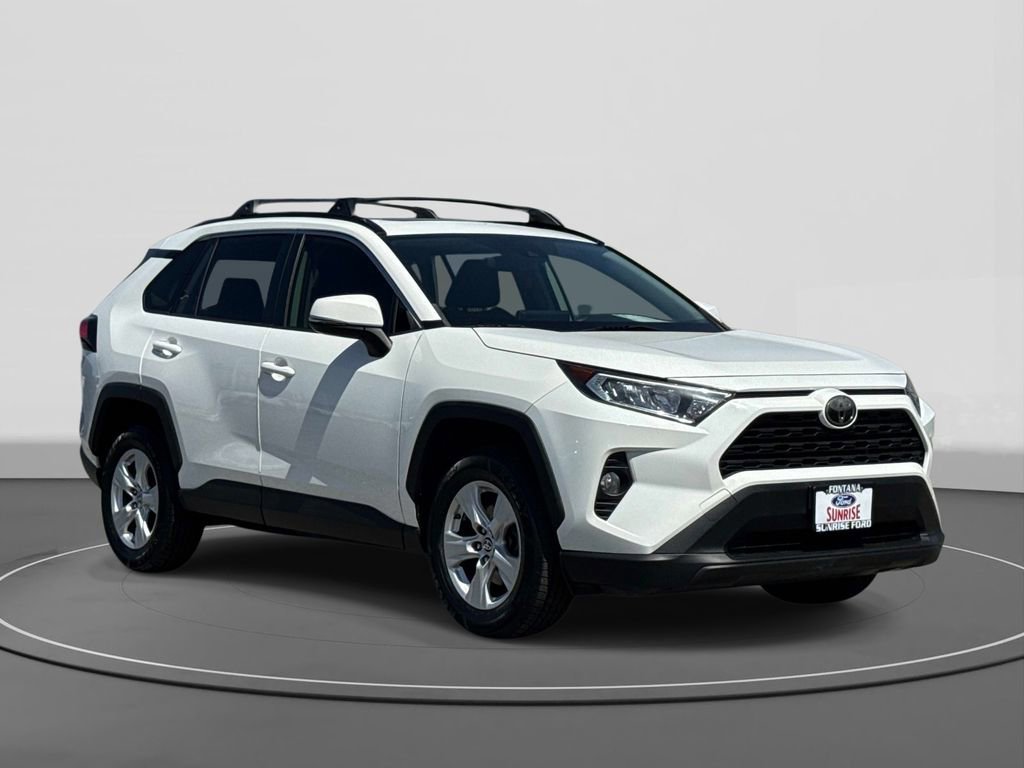 Used 2019 Toyota RAV4 XLE w/ Carpet Mat Package FWD image 5