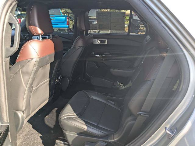 Certified 2024 Ford Explorer Platinum w/ Technology Package AWD/4WD image 15