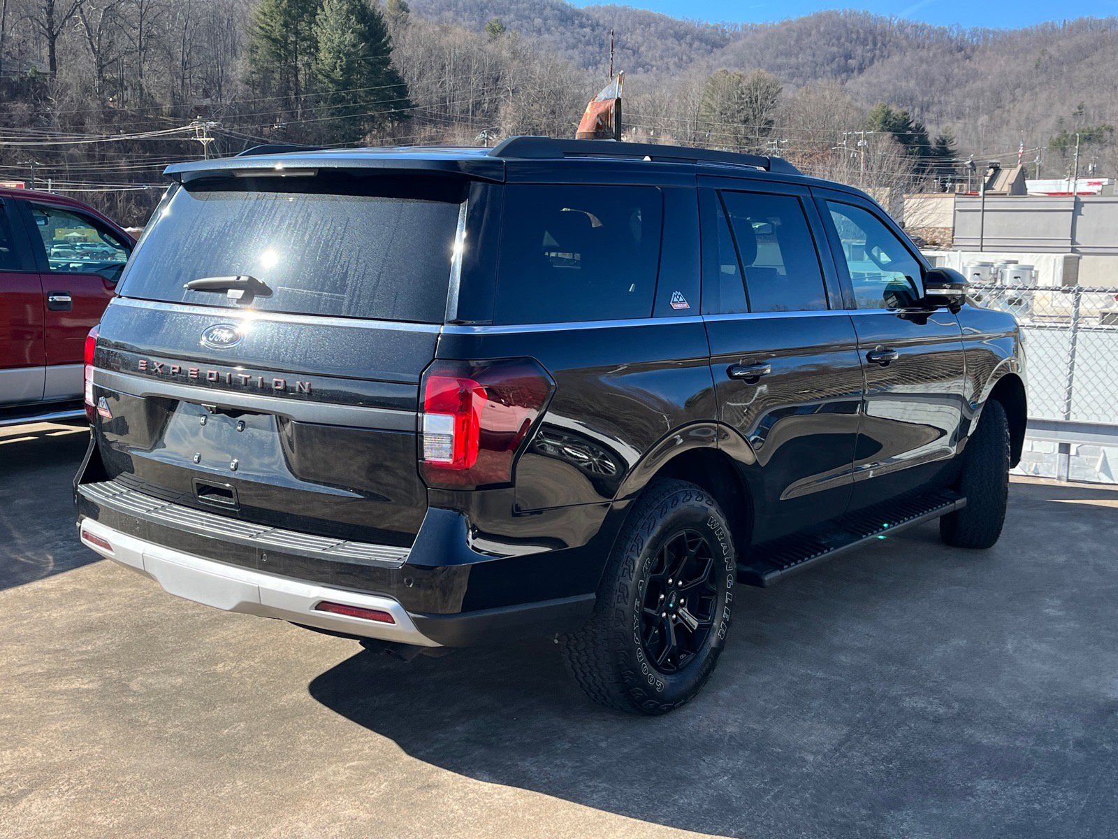 Certified 2022 Ford Expedition Timberline image 2