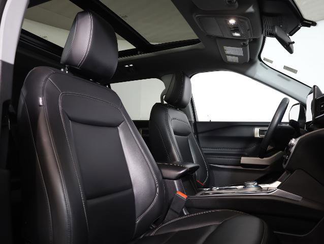 Certified 2023 Ford Explorer XLT w/ Equipment Group 202A image 9